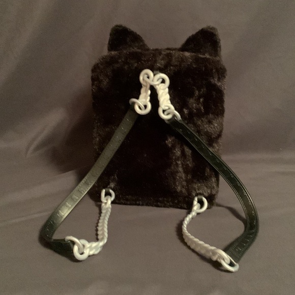 Na! Na! Surprise Backpack(Limited Edition) Bedroom w/1 Surprise Doll  Included - Picture 2 of 5